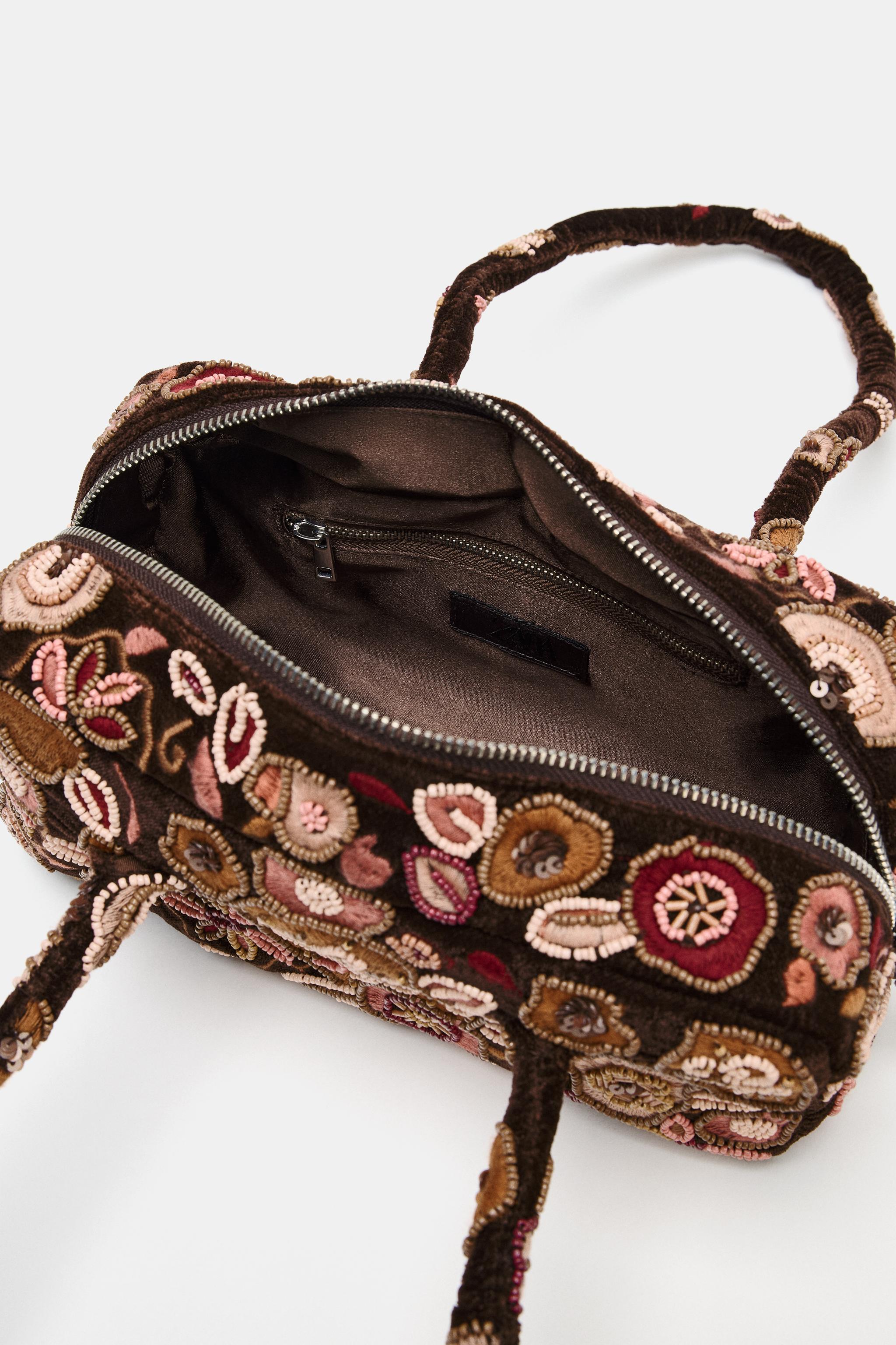 EMBROIDERED SHOULDER BAG